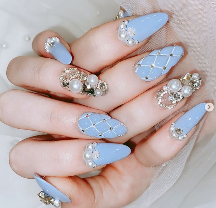 売れっ子キャバ嬢の常識 好みで選ぶおすすめのネイルデザイン９選 Chamchill